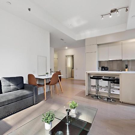 Trendy 1Bedroom Downtown Toronto Condo ภายนอก รูปภาพ