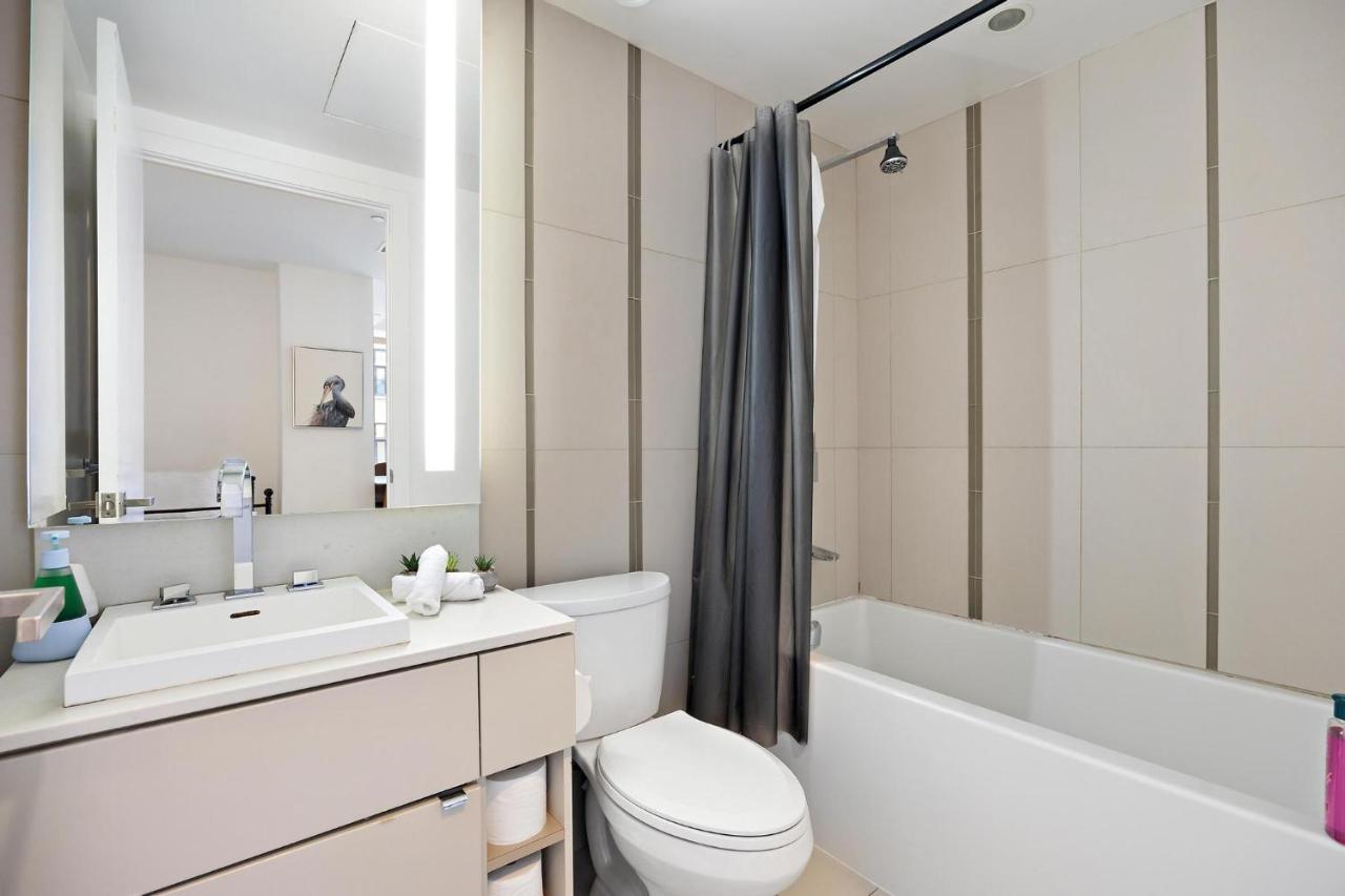 Trendy 1Bedroom Downtown Toronto Condo ภายนอก รูปภาพ